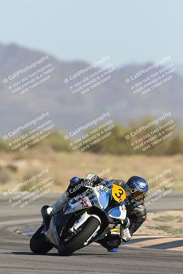 media/Oct-04-2025-CVMA (Sat) [[408bcdd6e4]]/Race 13-Amateur Supersport Open/